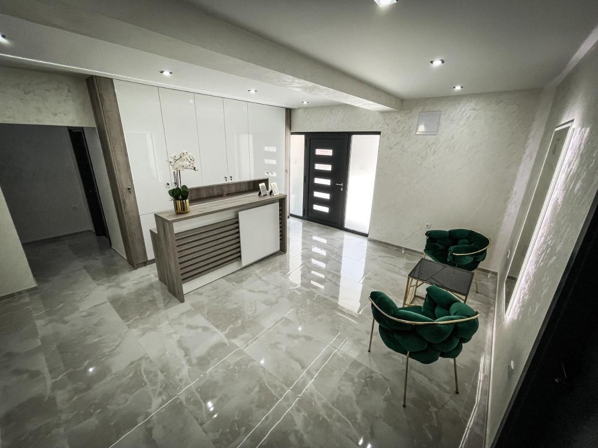 Apartmani Mila Laktaši Kültér fotó