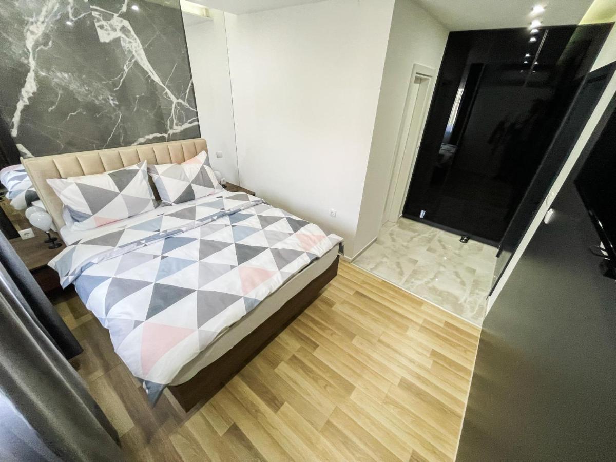 Apartmani Mila Laktaši Kültér fotó