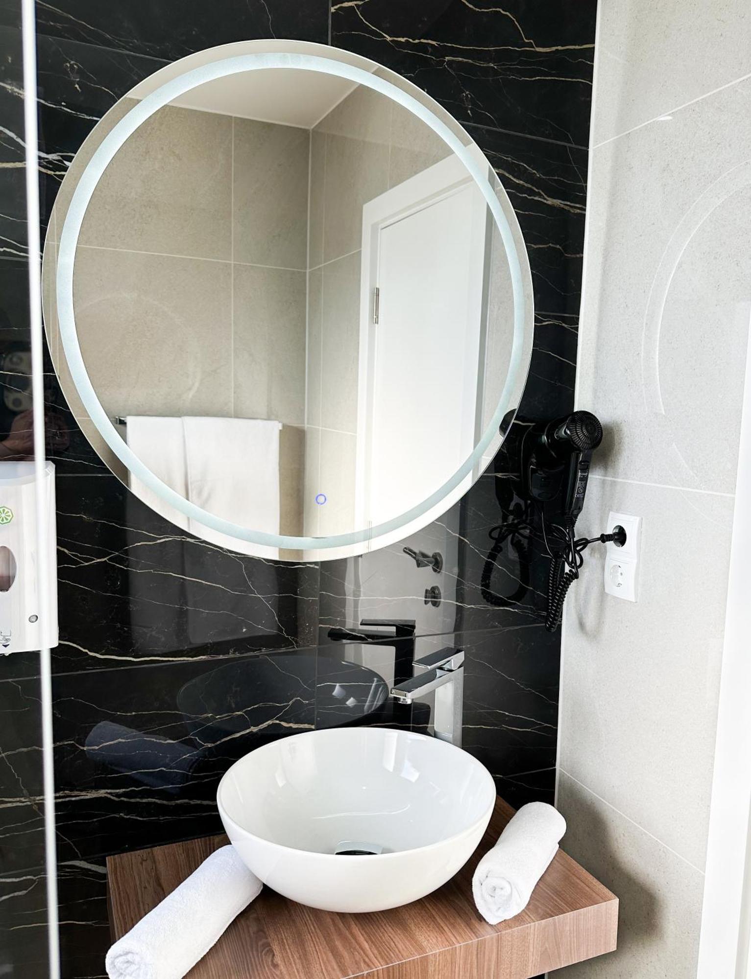 Apartmani Mila Laktaši Kültér fotó