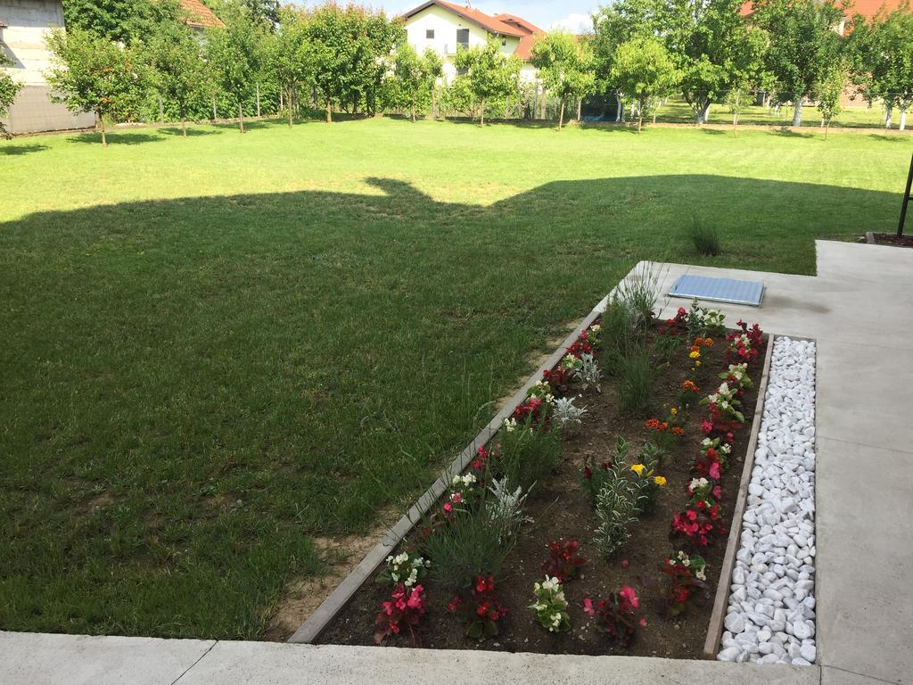Apartmani Mila Laktaši Kültér fotó
