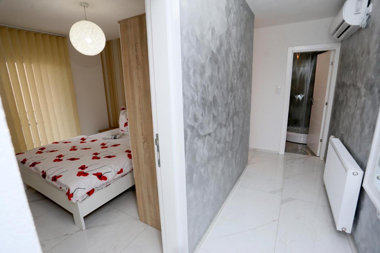 Apartmani Mila Laktaši Kültér fotó