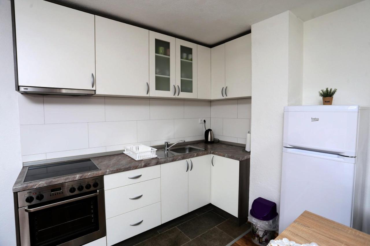 Apartmani Mila Laktaši Kültér fotó