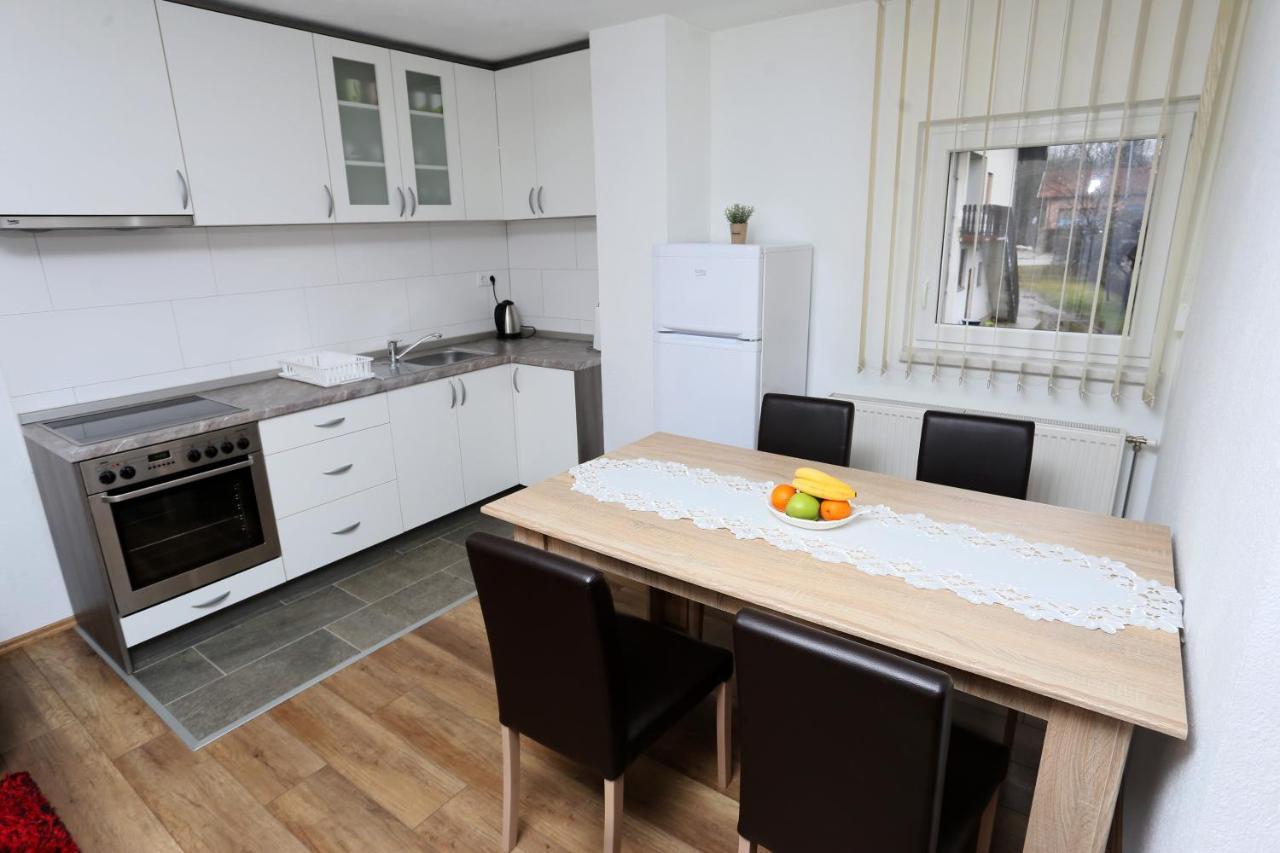 Apartmani Mila Laktaši Kültér fotó