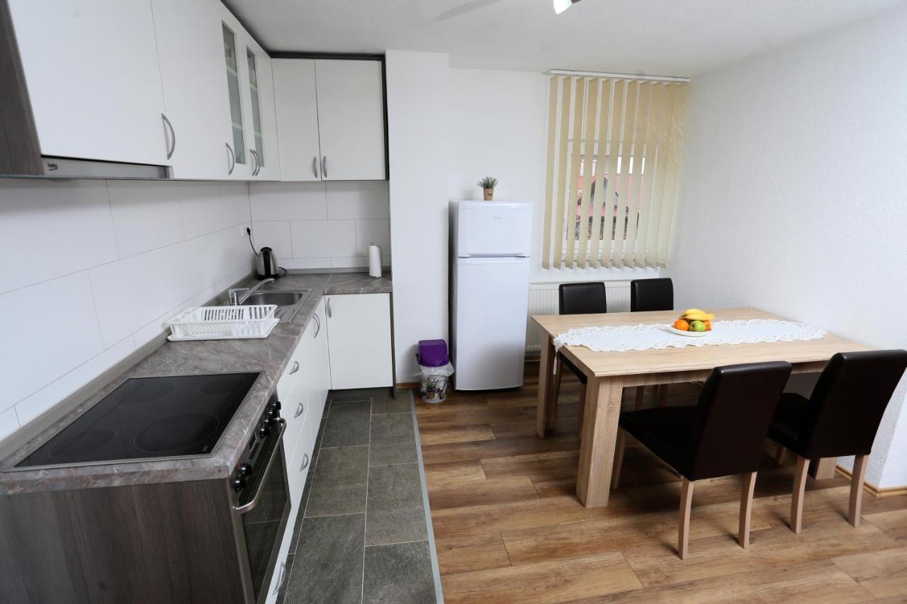 Apartmani Mila Laktaši Kültér fotó