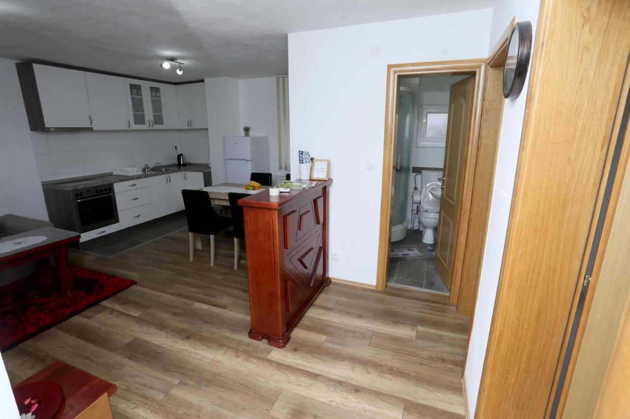 Apartmani Mila Laktaši Kültér fotó
