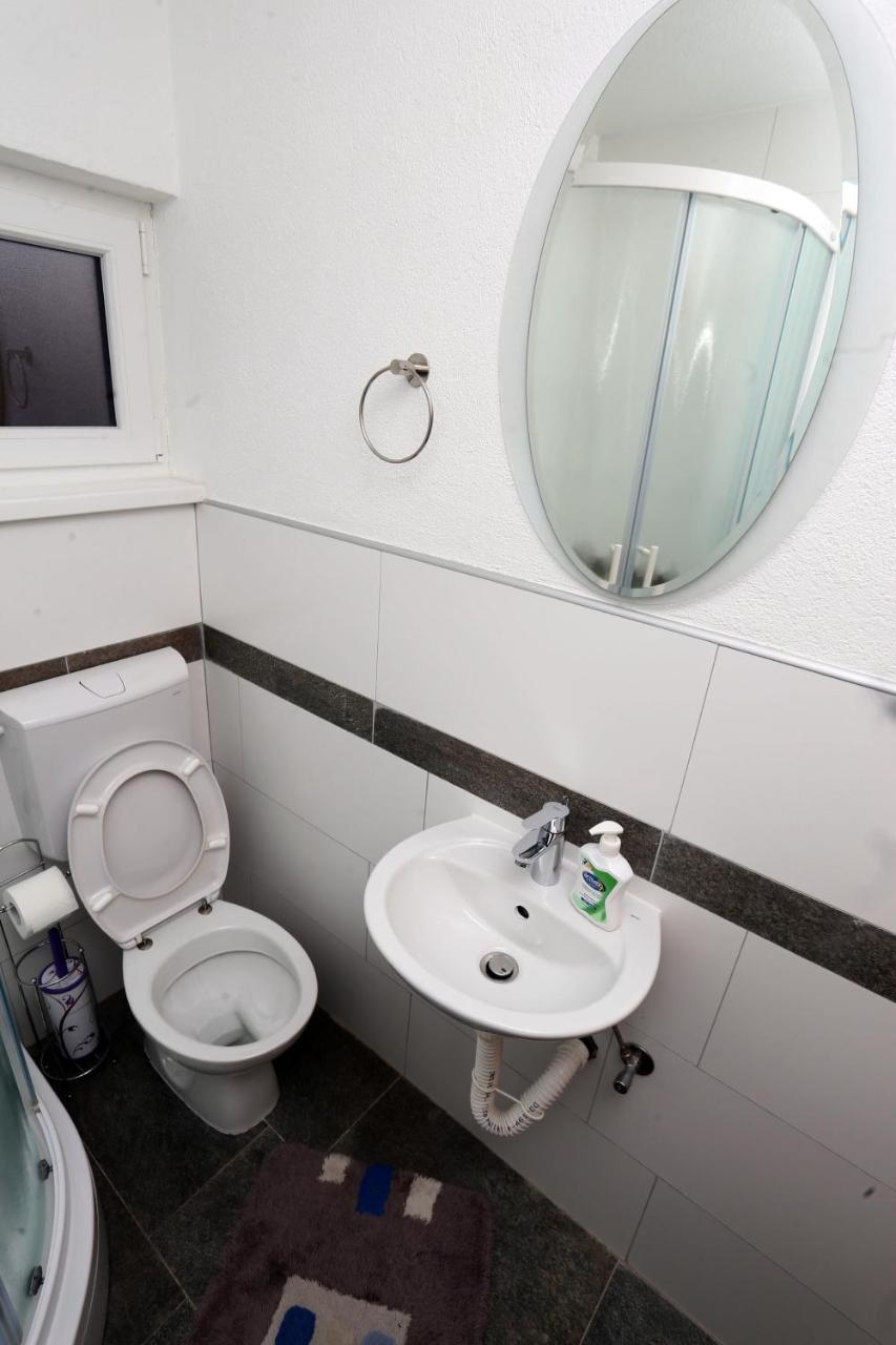 Apartmani Mila Laktaši Kültér fotó
